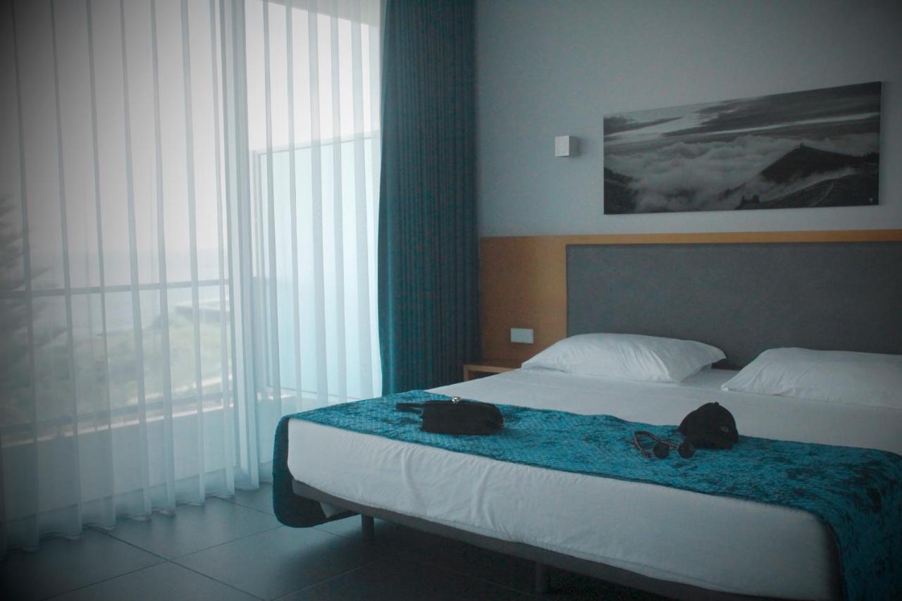 Whalesbay Hotel Apartamentos Capelas Bagian luar foto