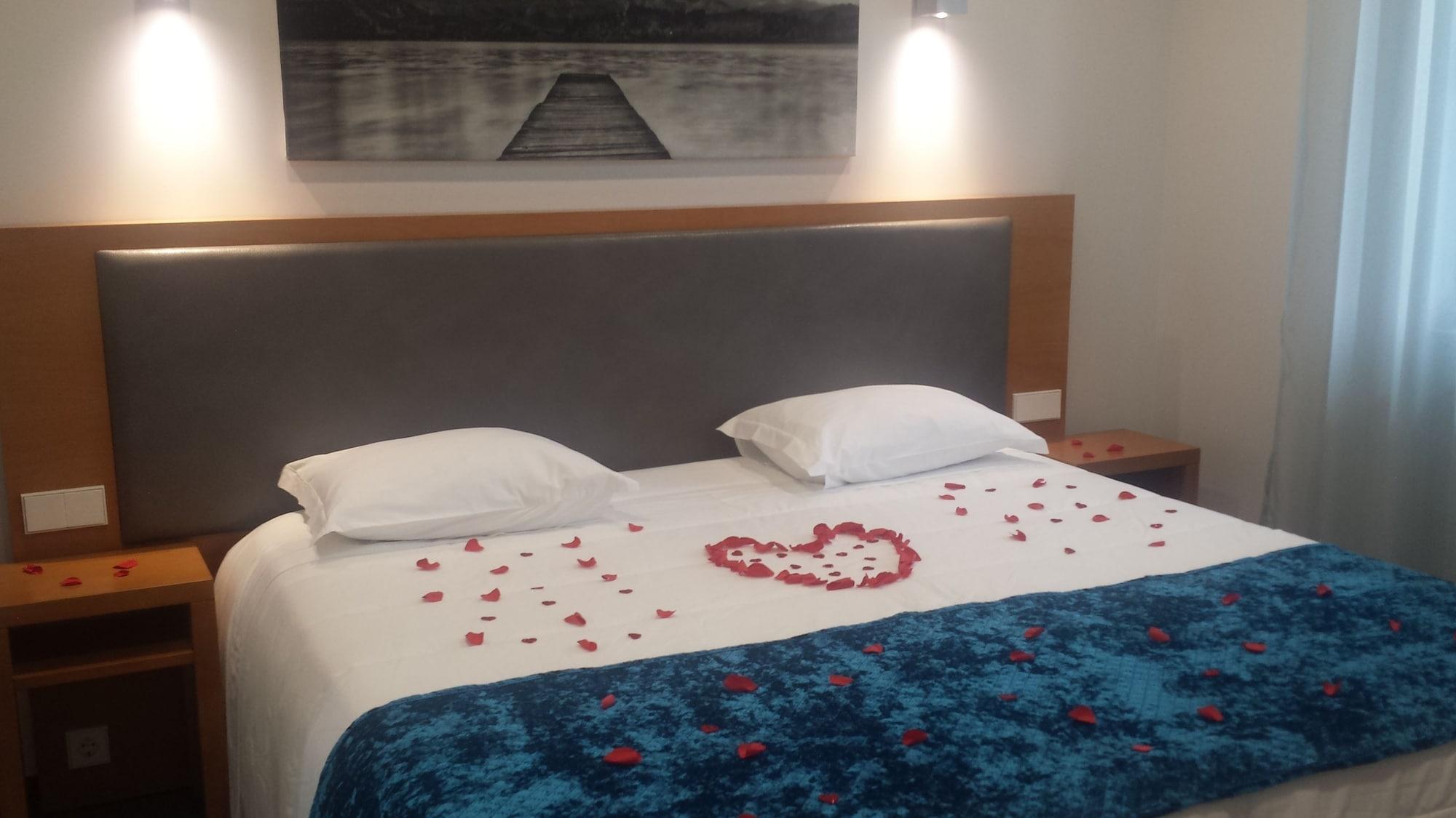 Whalesbay Hotel Apartamentos Capelas Bagian luar foto