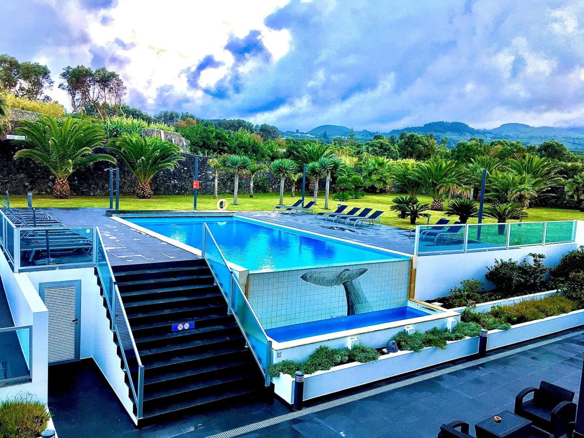 Whalesbay Hotel Apartamentos Capelas Bagian luar foto