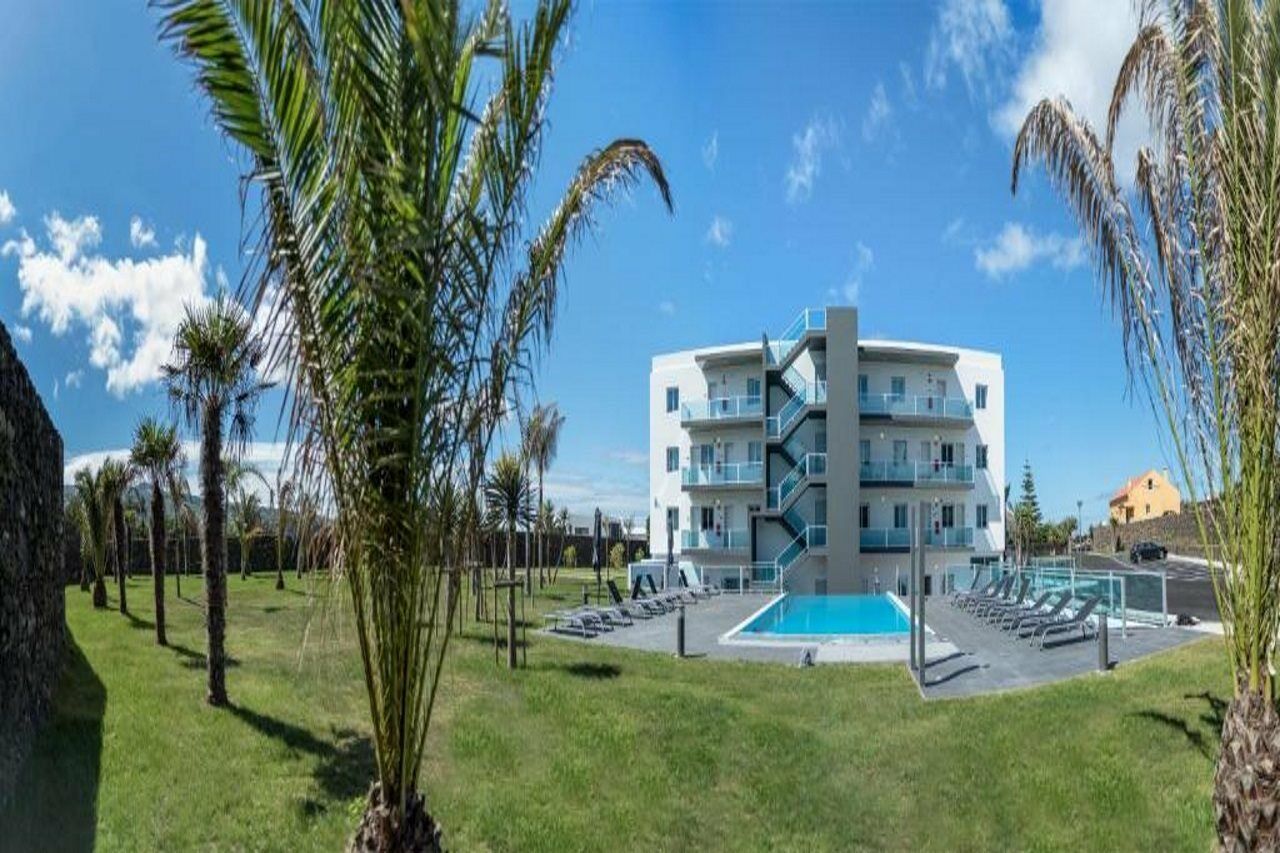 Whalesbay Hotel Apartamentos Capelas Bagian luar foto